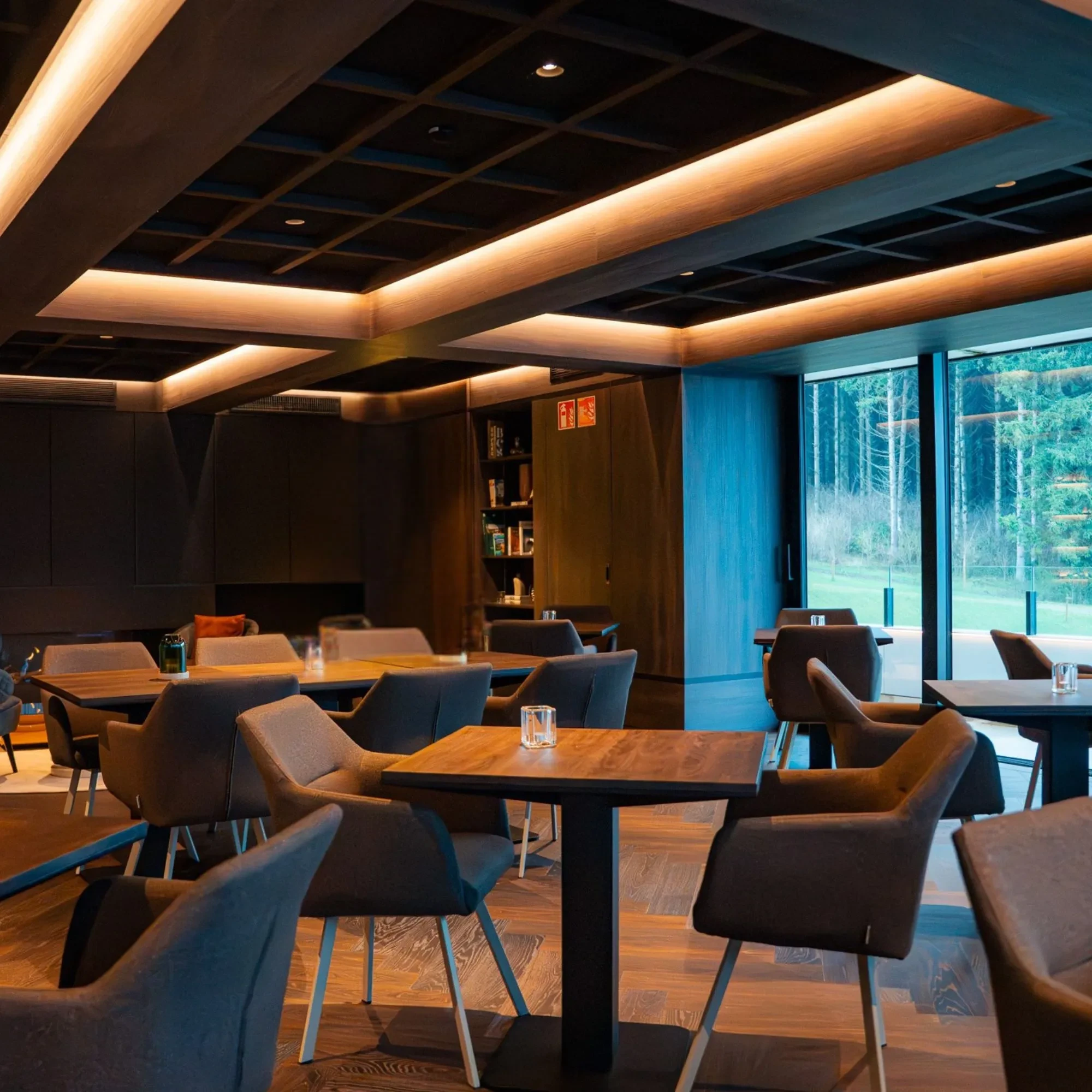 Bibliothèque - Petite salle banquet Anatura Hotel